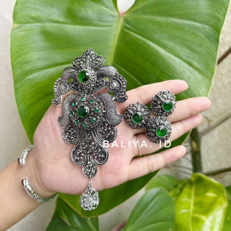 Bros Kebaya Bali Mewah untuk Upacara Besar