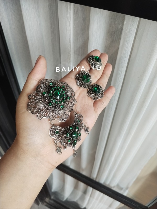 Tempat Beli Bros Kebaya Bali Terpercaya untuk Tampil Elegan di Setiap Acara