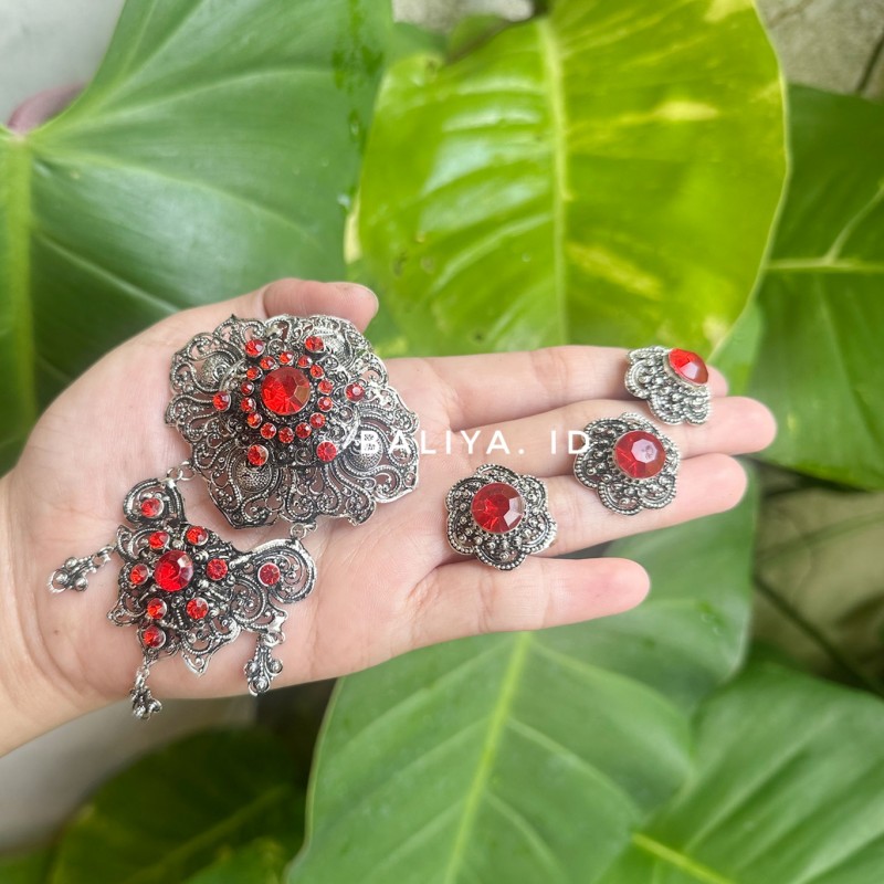 Model Bros Kebaya Bali Terbaru Tahun Ini