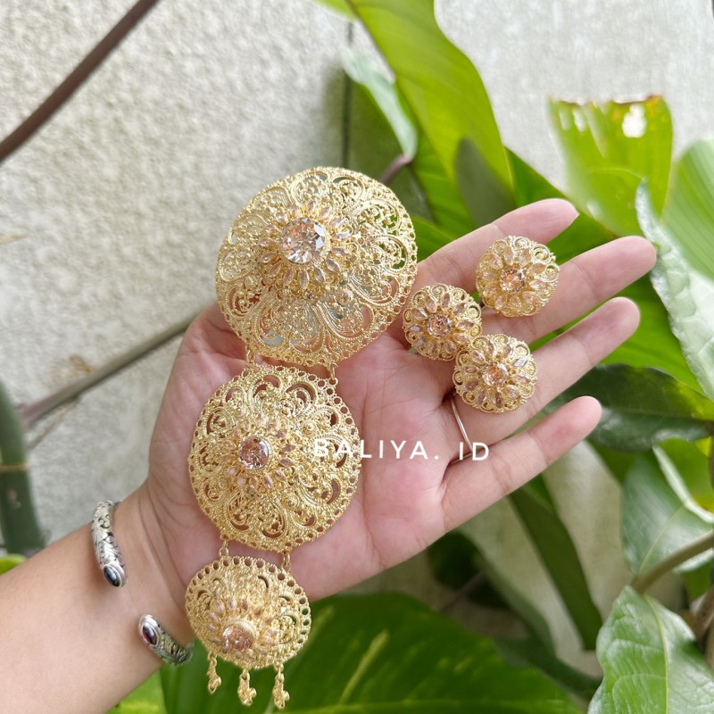 Bros Kebaya Bali dengan Material Anti Karat