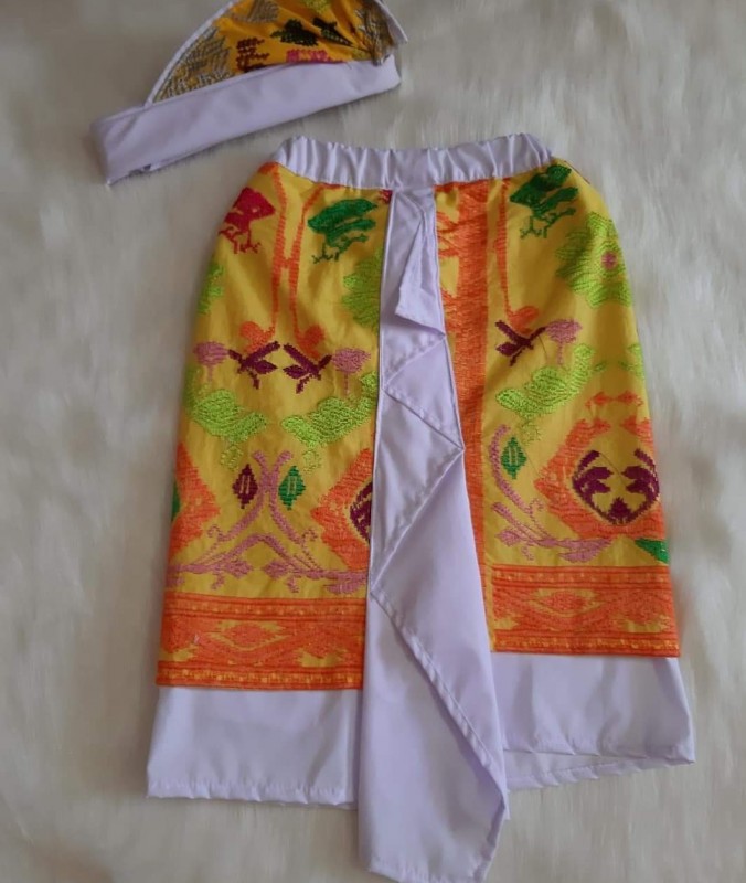 Kamen jadi anak laki laki warna Kuning