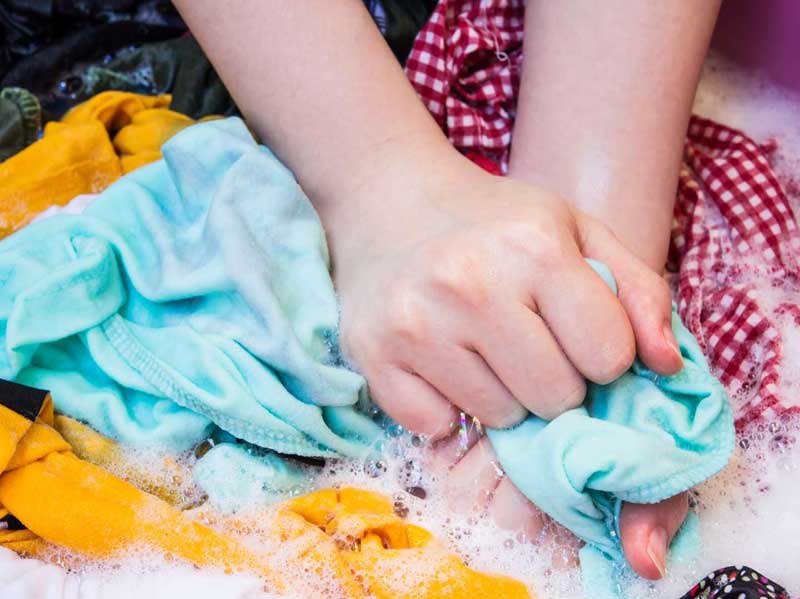 Mencuci Daster Rayon