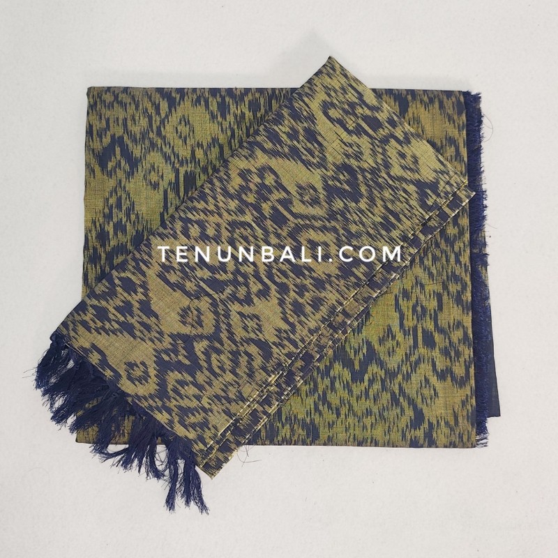 detail motif endek catri warna army