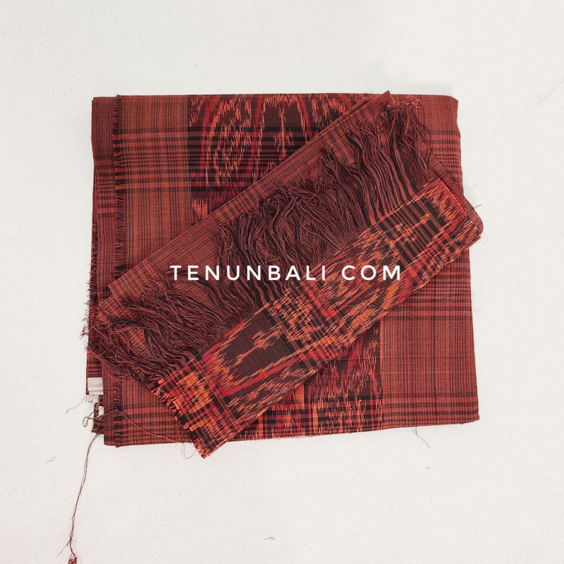 detail motif endek dobol warna coklat